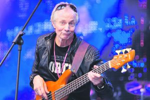 Gerhard Paul steht seit 1963 als Bassist auf der Bühne. Rockmusik ist für ihn Jungbrunnen.